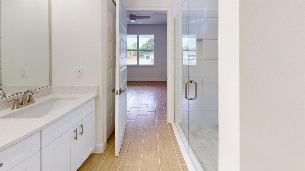 8050-97th-Ct-Vero-Beach-FL-32967-Bathroo 8050-97th-Ct-Vero-Beach-FL-32967-Bathroo