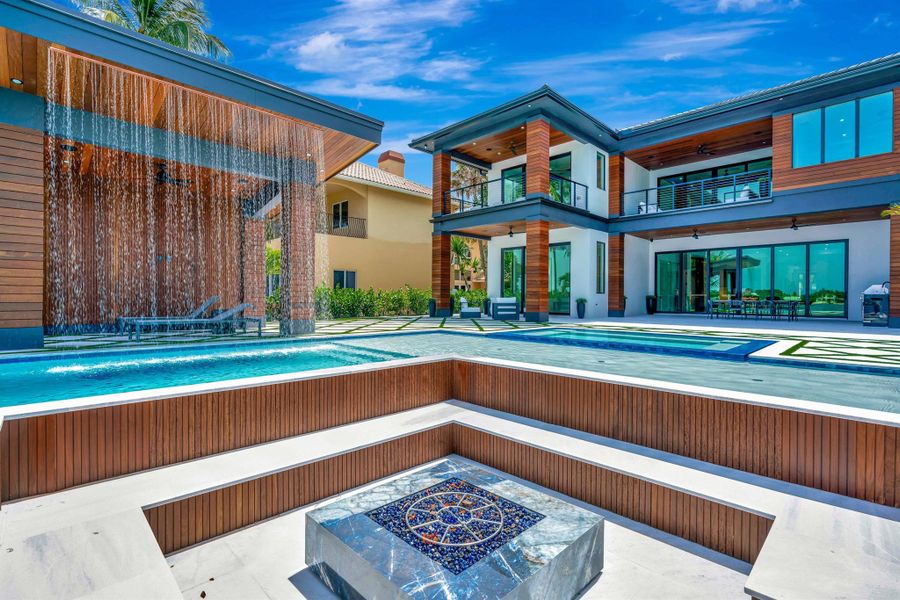 Exterior details and patio area of a home in , Lantana (Image 44).