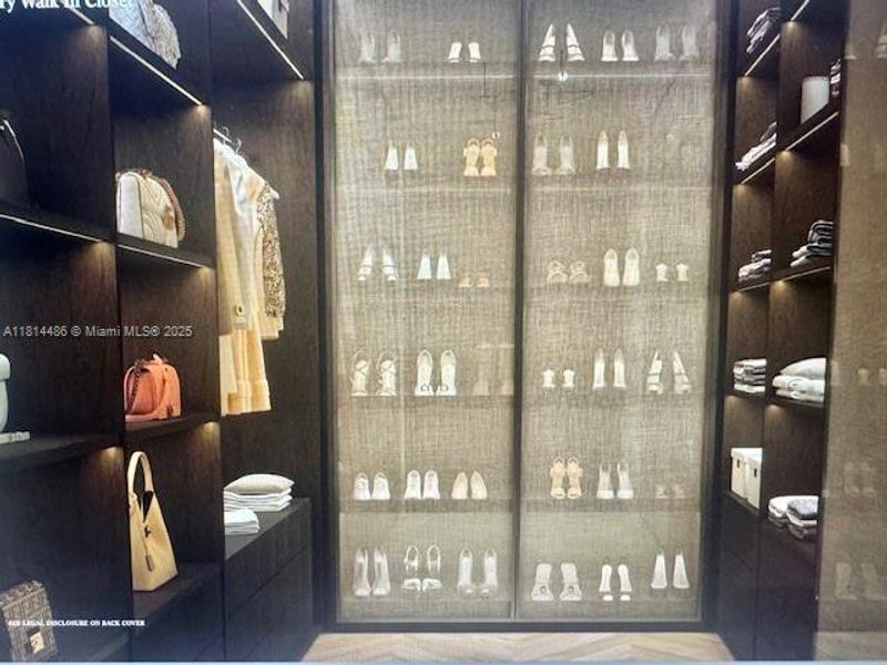 Image 13 of a home in Waldorf Astoria Residences Miami.