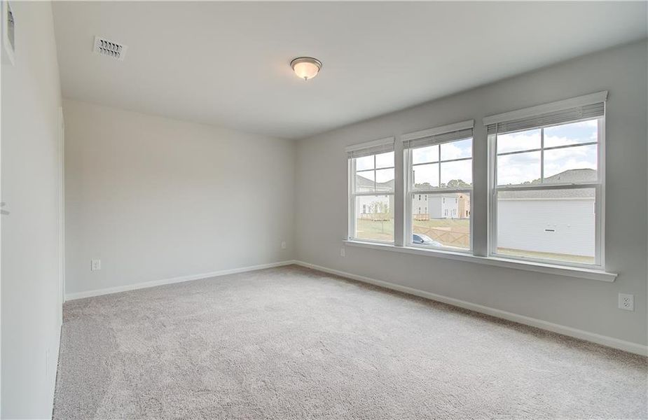 Spacious, unfurnished interior of a new home in Enclave at Evergreen, Fairburn (Image 7).