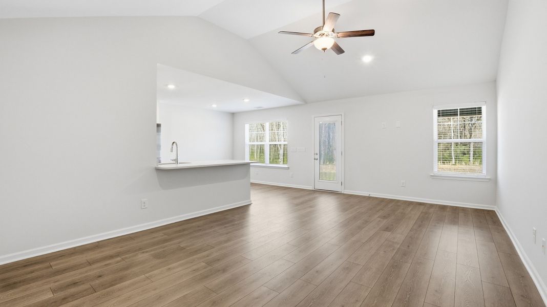 Spacious, unfurnished interior of a new home in Stillwater, Tullahoma (Image 11).
