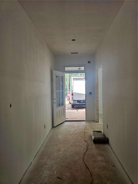 Spacious, unfurnished interior of a new home in , Douglasville (Image 27).