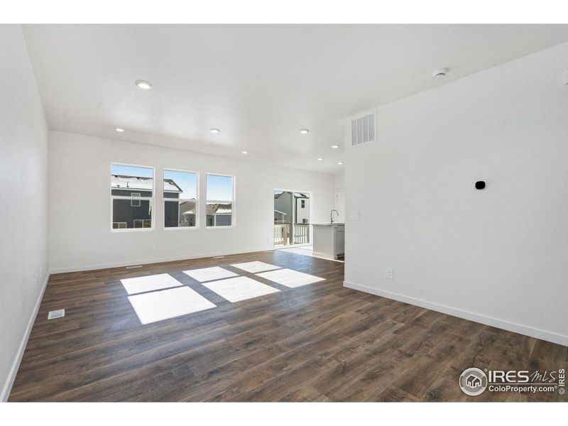 Spacious, unfurnished interior of a new home in Hudson Hills, Hudson (Image 9).