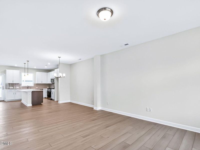 008-1280x960-living-room