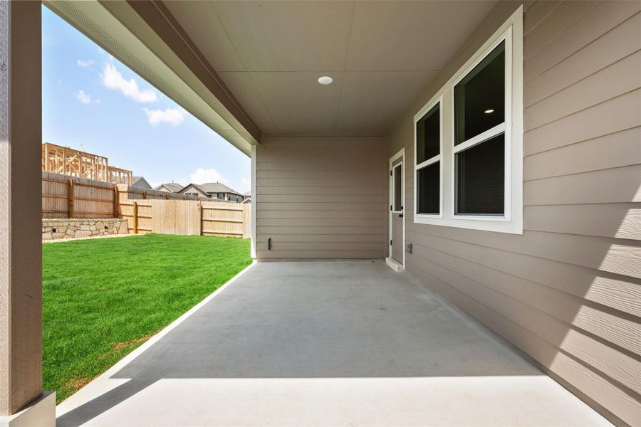 Spacious, unfurnished interior of a new home in Covered Bridge, Hutto (Image 28). Spacious, unfurnished interior of a new home in Covered Bridge, Hutto (Image 28).