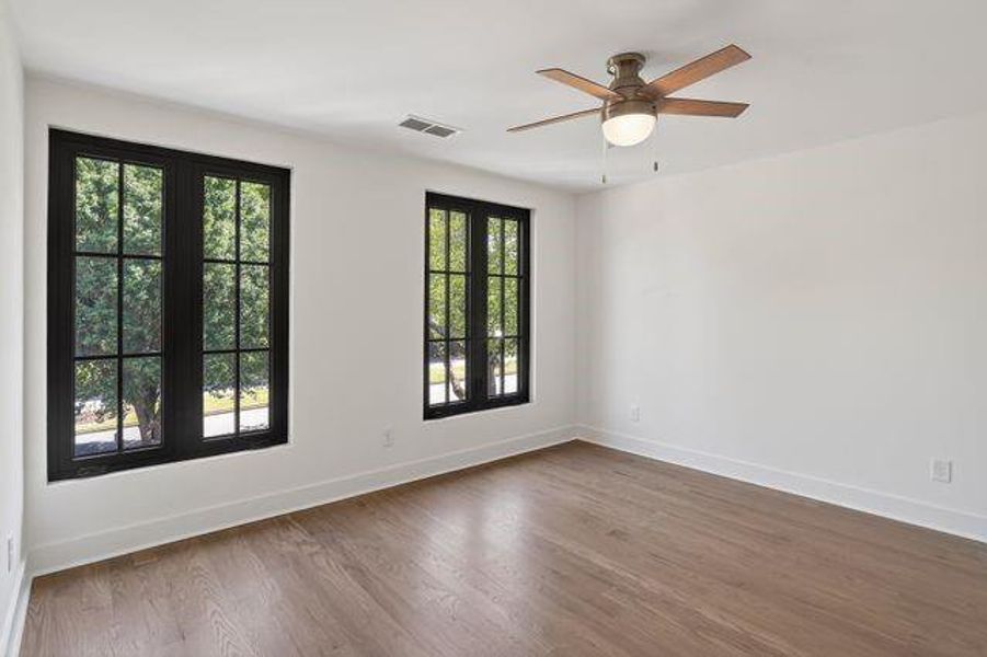 Spacious, unfurnished interior of a new home in , Roswell (Image 54).
