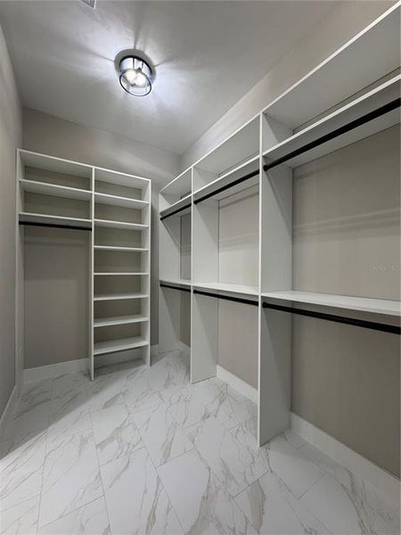 Spacious, unfurnished interior of a new home in , Chiefland (Image 49).