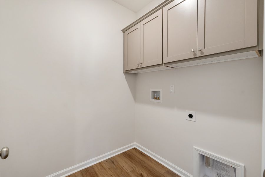 Spacious, unfurnished interior of a new home in Dove Hollow, Chesnee (Image 23).