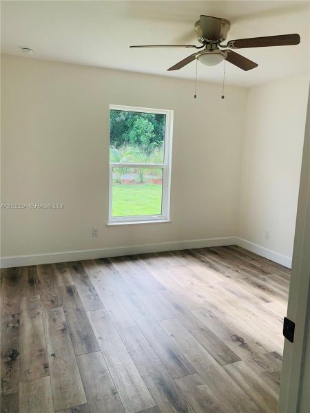 Spacious, unfurnished interior of a new home in , Lake Placid (Image 14).