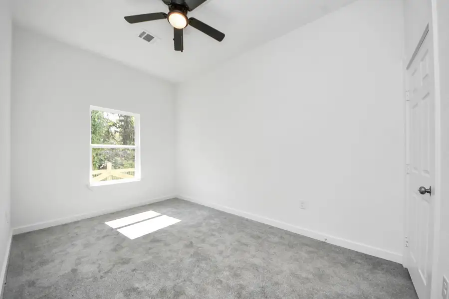 Spacious, unfurnished interior of a new home in , Splendora (Image 10).