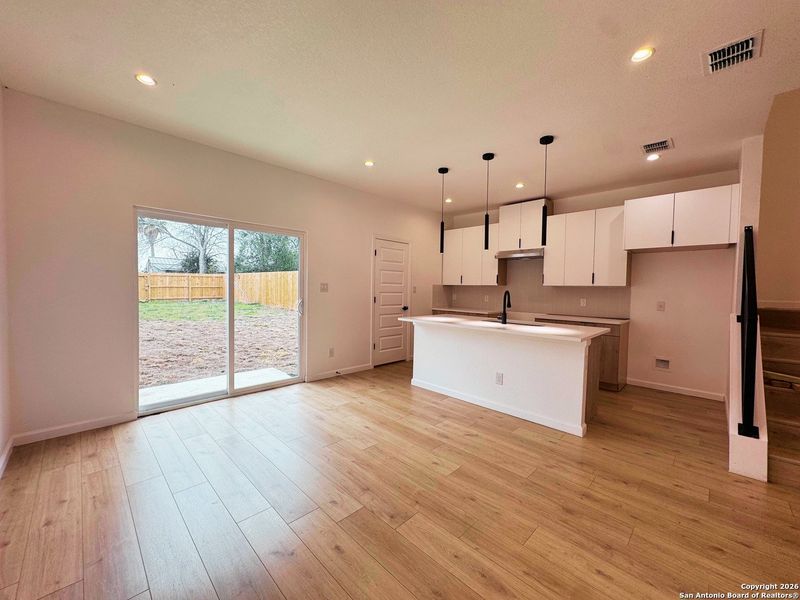 Spacious, unfurnished interior of a new home in , San Antonio (Image 12).