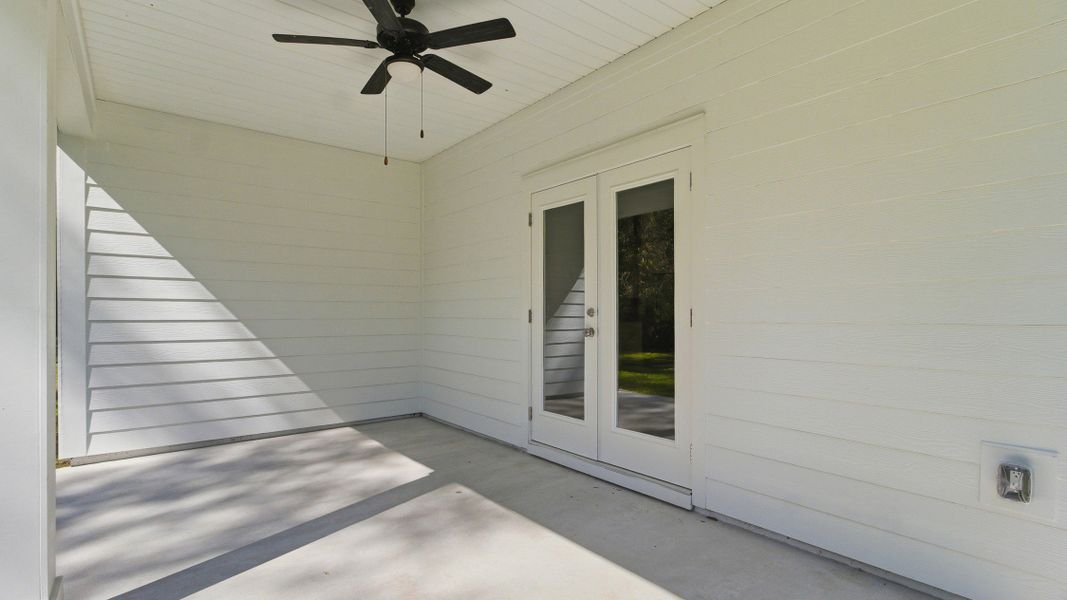 Spacious, unfurnished interior of a new home in Greystone, Crawfordville (Image 32).