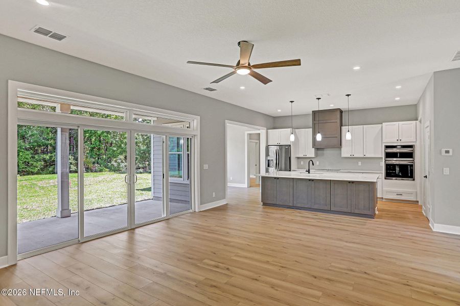 Spacious, unfurnished interior of a new home in , Green Cove Springs (Image 36).