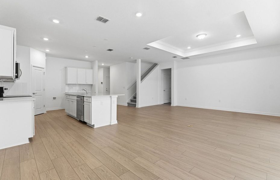 Spacious, unfurnished interior of a new home in Pioneer Ranch, Ocala (Image 23).