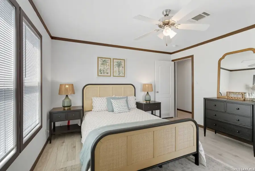 Furnished interior view inside a new home in , Seguin (Image 11).
