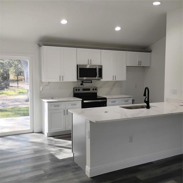 Furnished interior view inside a new home in , Ocklawaha (Image 5).