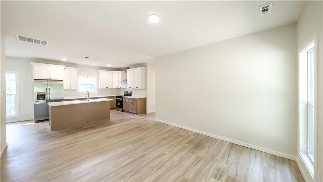 Spacious, unfurnished interior of a new home in , Carrollton (Image 34).