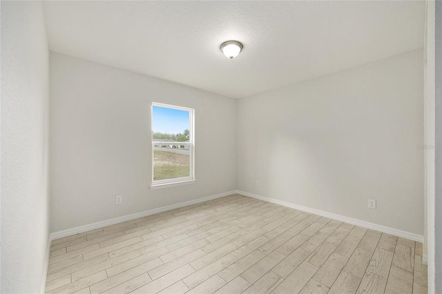 Spacious, unfurnished interior of a new home in , Ocala (Image 30).