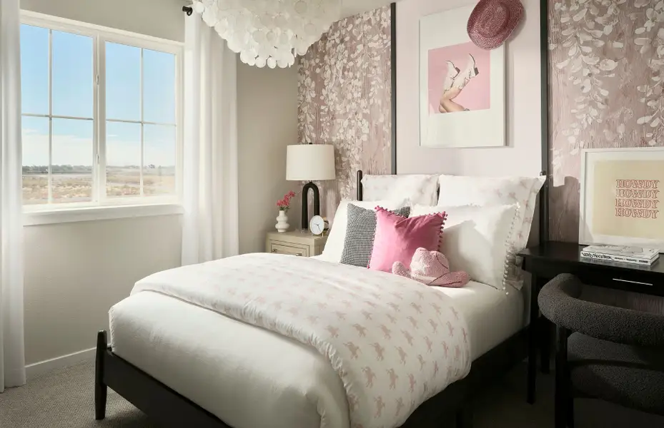 Furnished interior view inside a new home in Wolf Creek Run West, Strasburg (Image 3).