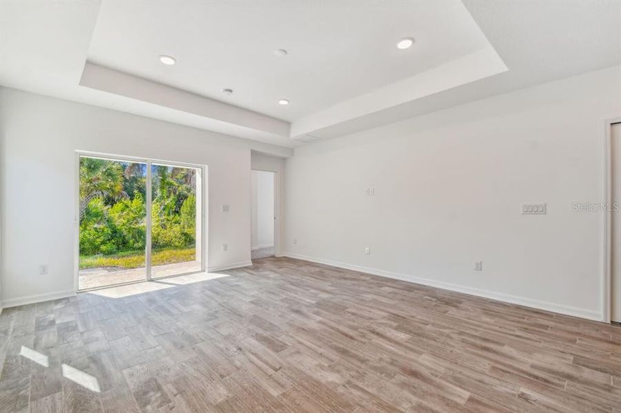 Spacious, unfurnished interior of a new home in The Hammocks at West Port, Port Charlotte (Image 5).