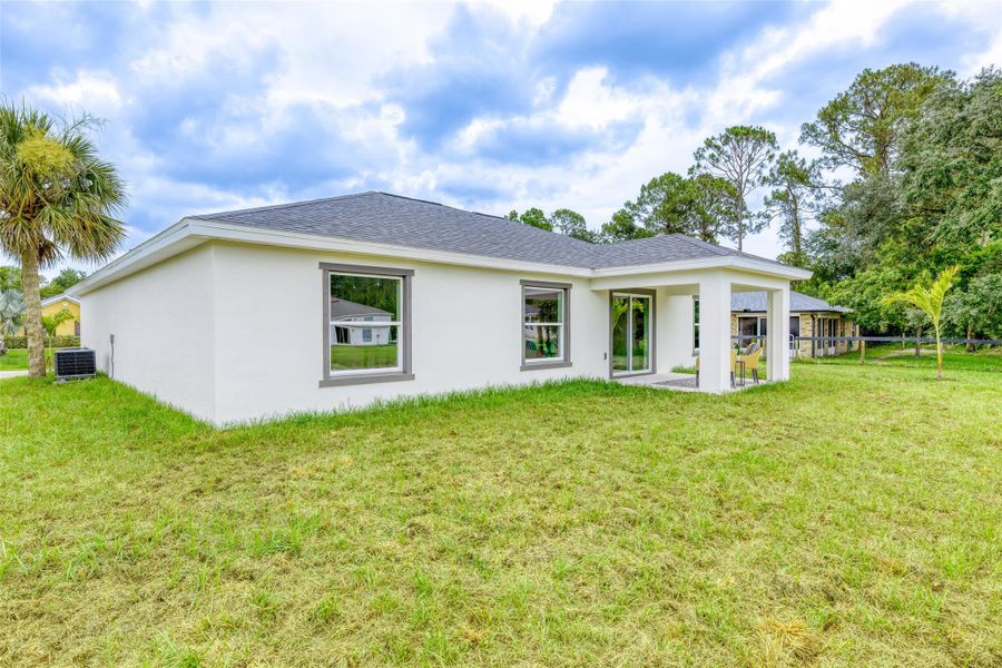 Exterior details and patio area of a home in , Palm Bay (Image 4).
