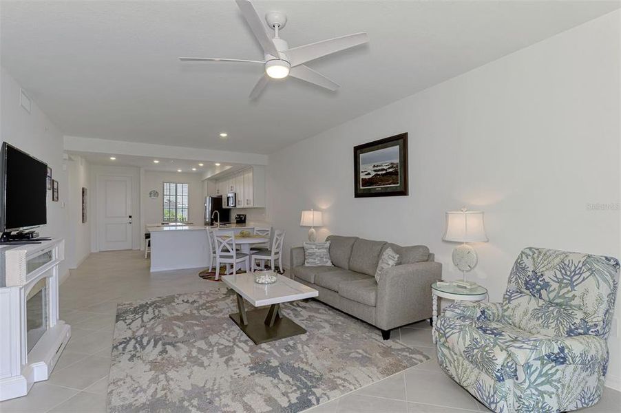 Furnished interior view inside a new home in , Venice (Image 7).