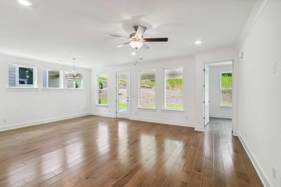 The Ravenwood II - Family/Dining