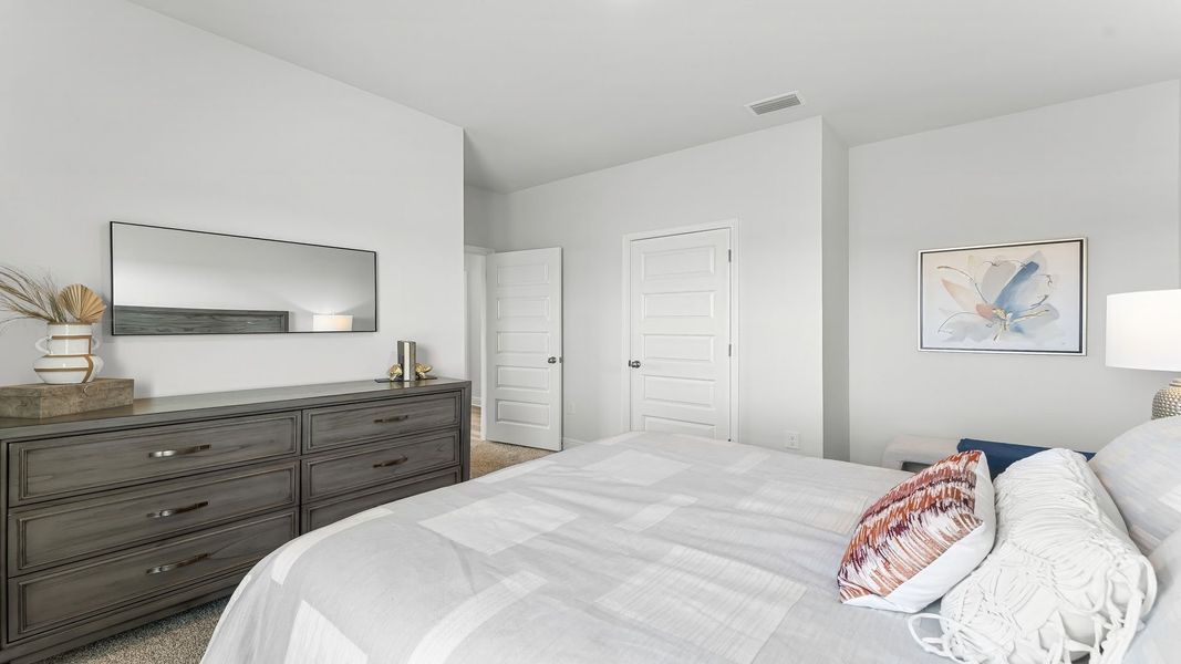 Furnished interior view inside a new home in Liberty, Panama City (Image 26).