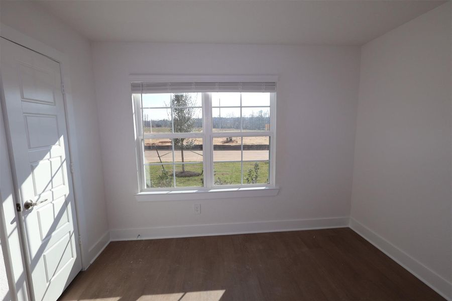 Spacious, unfurnished interior of a new home in Lone Star Landing, Montgomery (Image 16).