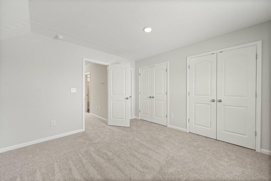 Spacious, unfurnished interior of a new home in Chandler Ridge, McLeansville (Image 30).