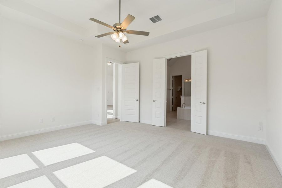 Spacious, unfurnished interior of a new home in Brookewater, Rosenberg (Image 24).