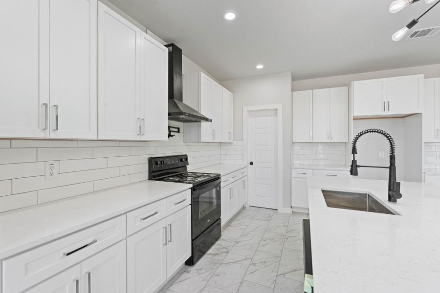 Furnished interior view inside a new home in , Conroe (Image 8).