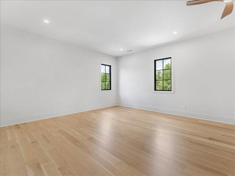 Spacious, unfurnished interior of a new home in , Alpharetta (Image 92).