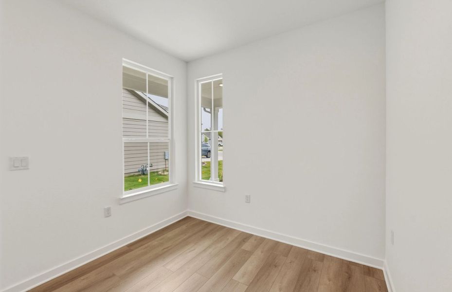 Spacious, unfurnished interior of a new home in Sun City Texas, Georgetown (Image 37).