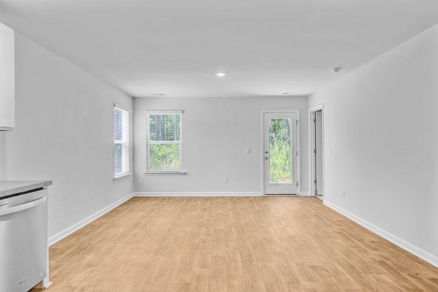 Spacious, unfurnished interior of a new home in Stone Ridge, Moncks Corner (Image 32).