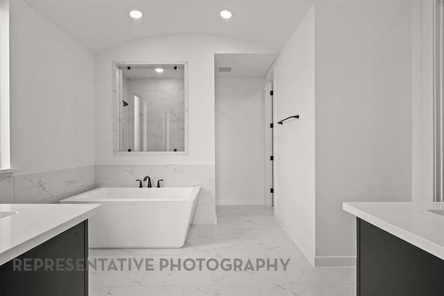 Furnished interior view inside a new home in Ridge Crossing, Waxahachie (Image 11).