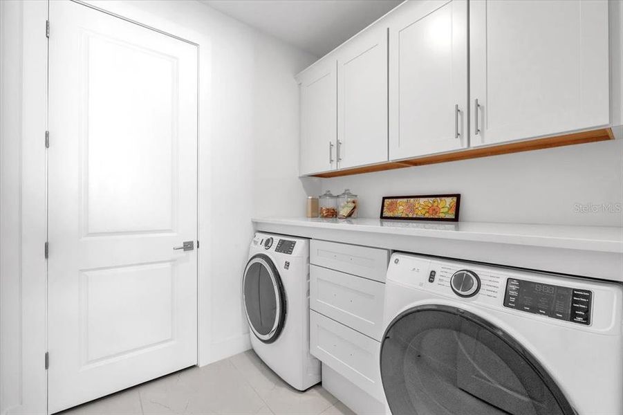 Furnished interior view inside a new home in , Venice (Image 11).