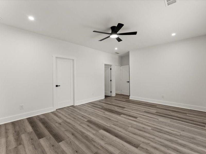 Spacious, unfurnished interior of a new home in , Dahlonega (Image 87).