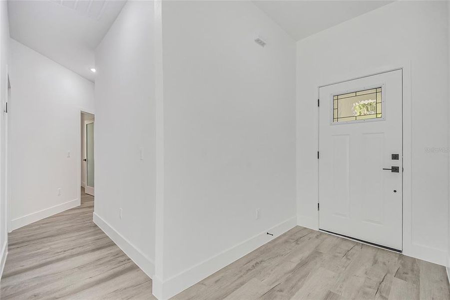 Spacious, unfurnished interior of a new home in , St. Cloud (Image 40).