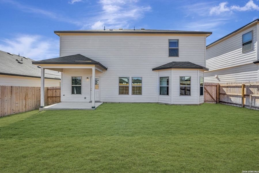 Exterior details and patio area of a home in Paloma Park, Converse (Image 3).