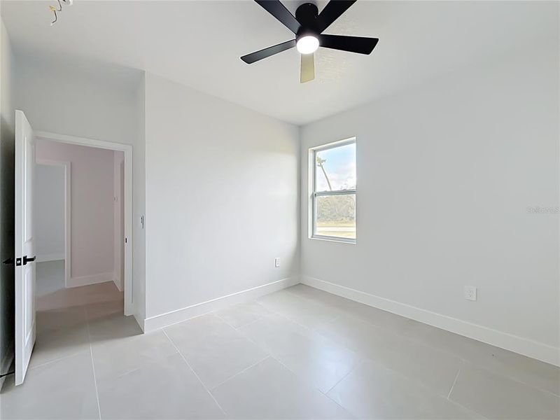 Spacious, unfurnished interior of a new home in , Ocala (Image 22).