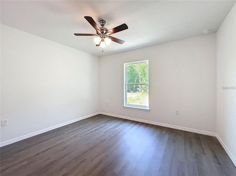 Spacious, unfurnished interior of a new home in , Dunnellon (Image 20).