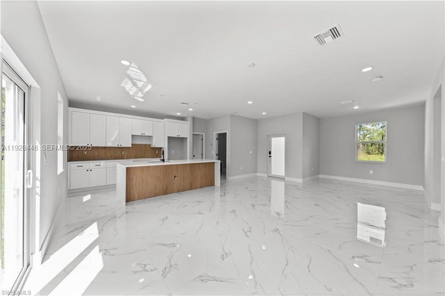Spacious, unfurnished interior of a new home in , Lehigh Acres (Image 16).