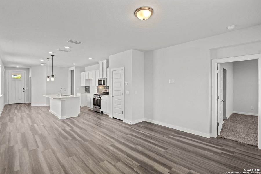Spacious, unfurnished interior of a new home in Talley Fields, San Antonio (Image 14).