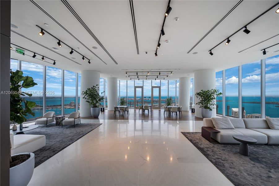 Community amenities in , Miami (Image 37).