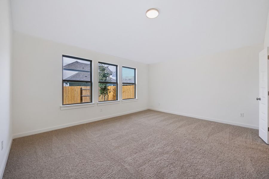 Spacious, unfurnished interior of a new home in Prairie Winds, Hutto (Image 25).