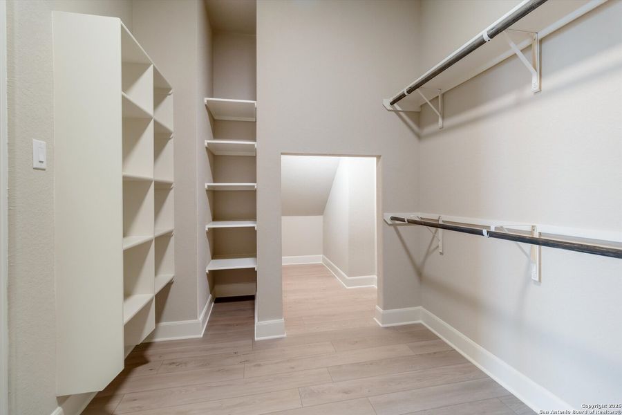 Spacious, unfurnished interior of a new home in Johnson Ranch, Bulverde (Image 24).