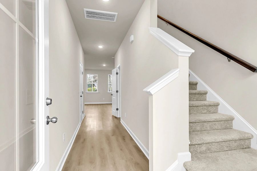 Spacious, unfurnished interior of a new home in Windward Village, Summerville (Image 14).