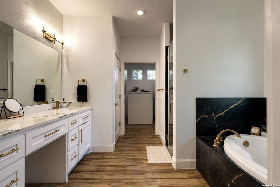 Furnished interior view inside a new home in , La Vernia (Image 14).