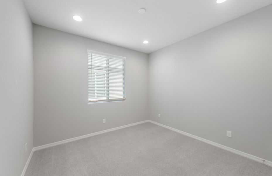Spacious, unfurnished interior of a new home in El Rancho Santa Rosa, Maricopa (Image 26).